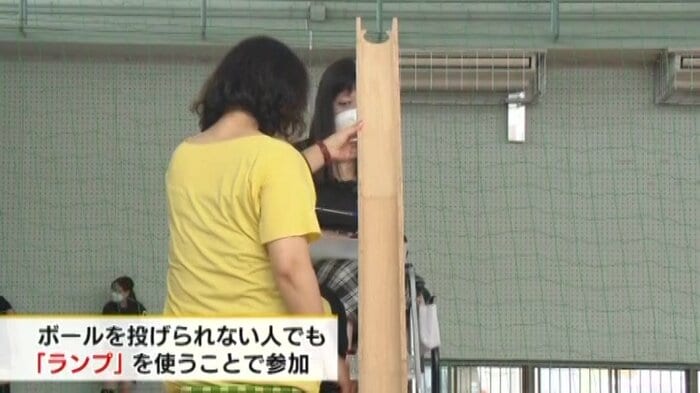 ランプの角度や高さを調整してボールを転がす