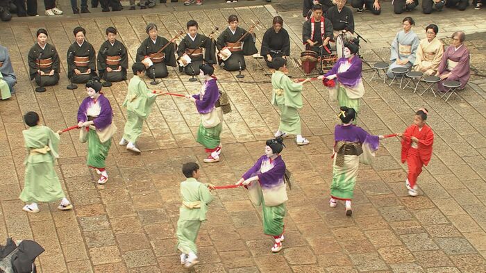 万才町の本踊「祭祝萬歳町」