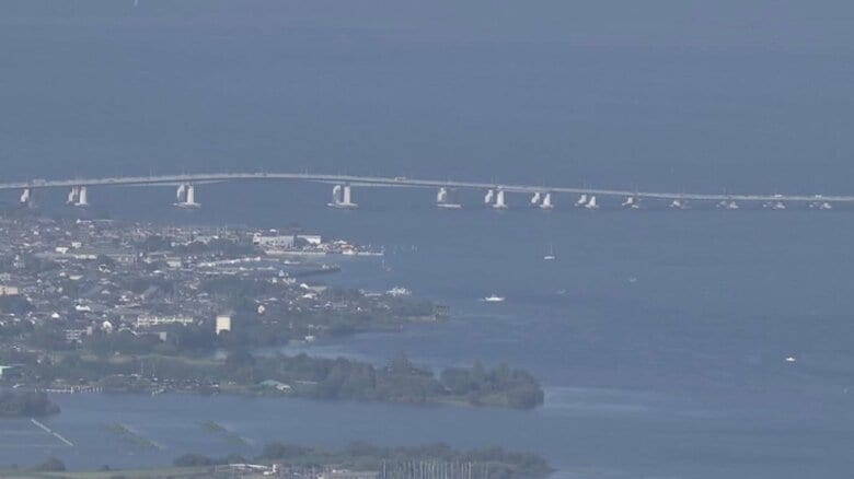【速報】琵琶湖で人男性が浮いているのが見つかる　性別や容体など不明　琵琶湖ではきのう一時3人が行方不明・そのうち1人を水上バイクで捜しに行った男性の行方わからず　警察が関連捜査｜FNNプライムオンライン