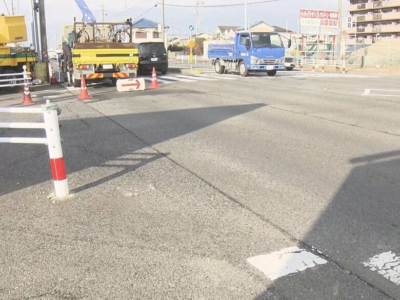 交差点で軽自動車同士が衝突 うち1台に乗っていた20代位の男性2人が意識不明の重体 もう1台の運転手にケガなし｜FNNプライムオンライン