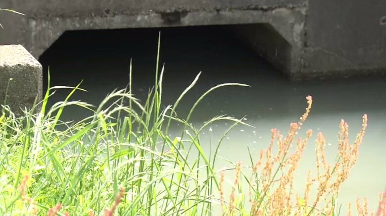 用水路で見つかった1歳男児が死亡　自宅の網戸に“破れ”あり外に出た可能性　歩く姿が近くのコンビニ防カメに｜FNNプライムオンライン