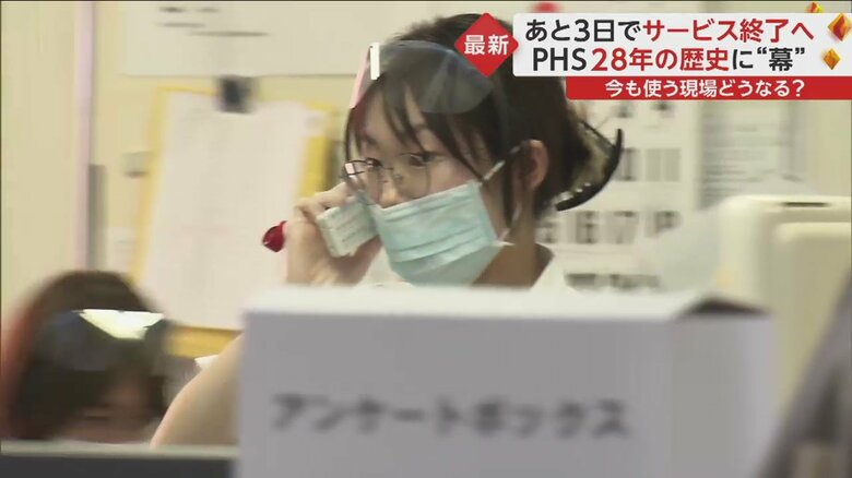 忙しく動き回る医師や看護師があちこちで使用している