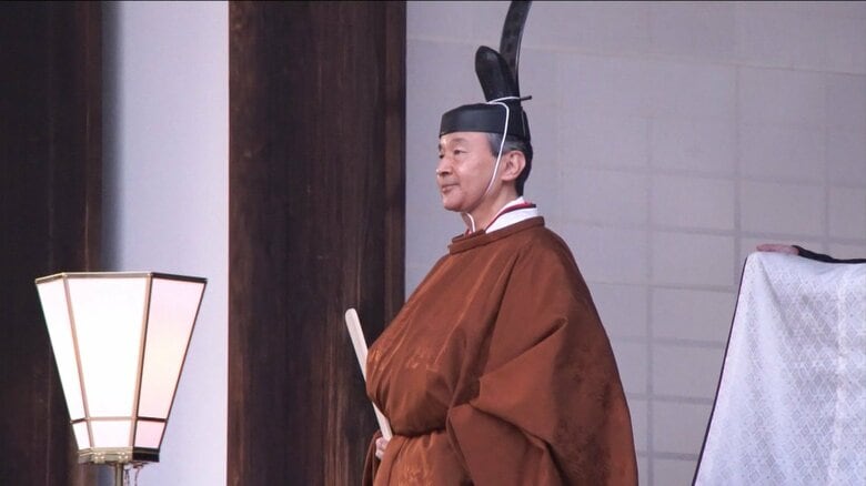 皇居内の賢所で賢所御神楽の儀に臨まれた　2019年12月