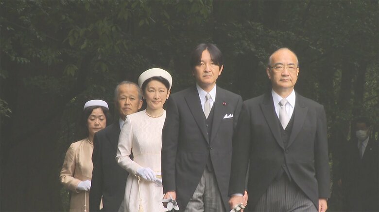 伊勢神宮を参拝される秋篠宮ご夫妻（21日）