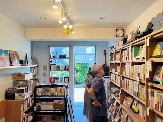 本離れが進む中、次の世代に本で集える場を残すには