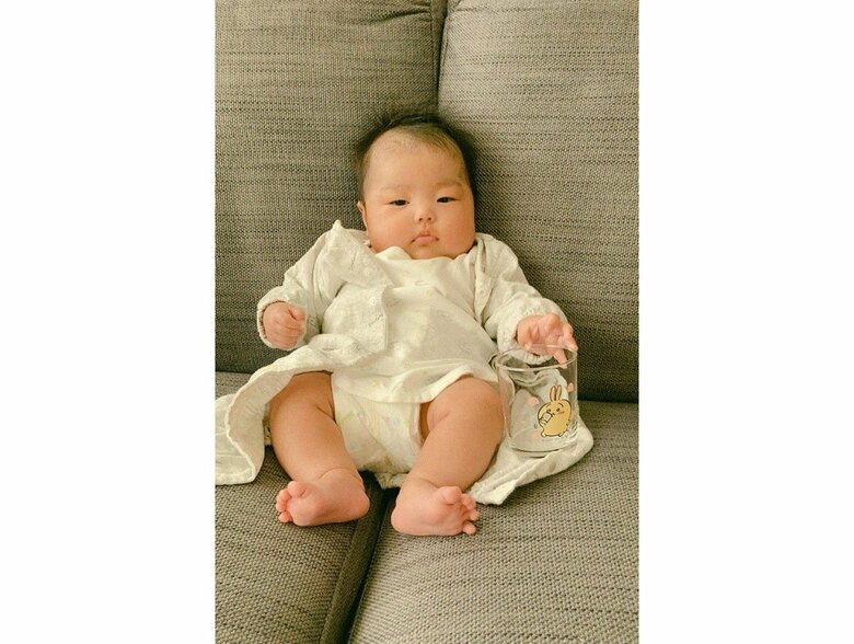 ミルクを飲んだ後、飲んだくれおじさんのような風貌に（提供：りらさん）