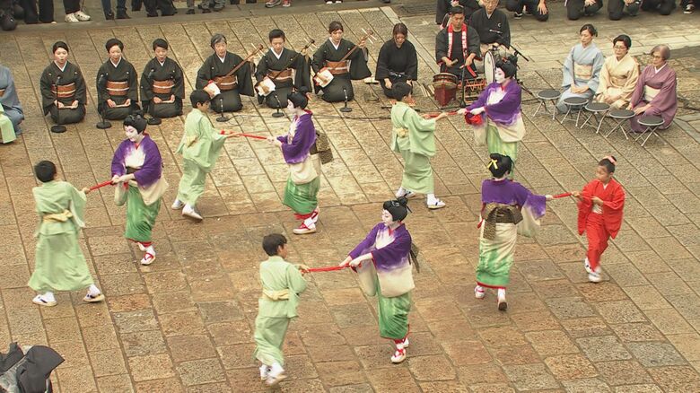 万才町の本踊「祭祝萬歳町」