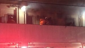 全焼 焼け跡から男性遺体 マンションの一室 住人か 沖縄