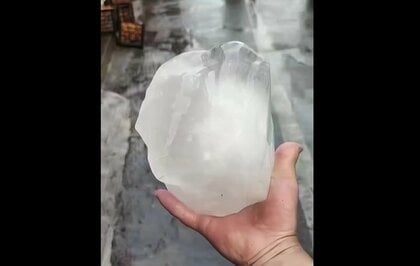 【異常気象】「屋根を貫通してきた」巨大な“ひょう”がクルマなど直撃　5人死亡、33がけが　中国・広東省