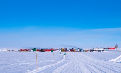 宇宙素粒子の謎を南極点で解明へ ― アイスキューブ実験アップグレード建設完了、千葉大学製作光検出器主要要素として導入