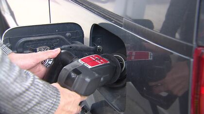 【いつ給油するのがおトク？】シン・ガソリン補助金スタート＿高騰続くガソリン価格→1リットルあたり段階的に引き下げ～定額10円補助も―「暫定税率をやめてくれた方が助かる」との声続々