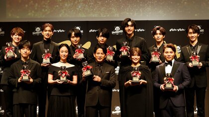 岡田准一　V6のバトンを「なにわ男子」へ　大好き過ぎて、忠告も「40歳オーバーの先輩には…」