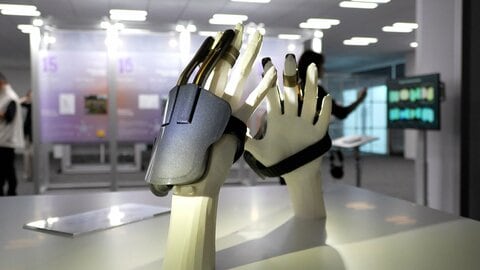 AI時代の“未来の職業”を提案　“美肌菌剤師”や“アドウォーカー”など50種