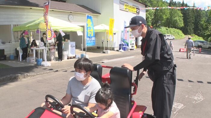 高校生ボランティアの飯塚央二朗さん