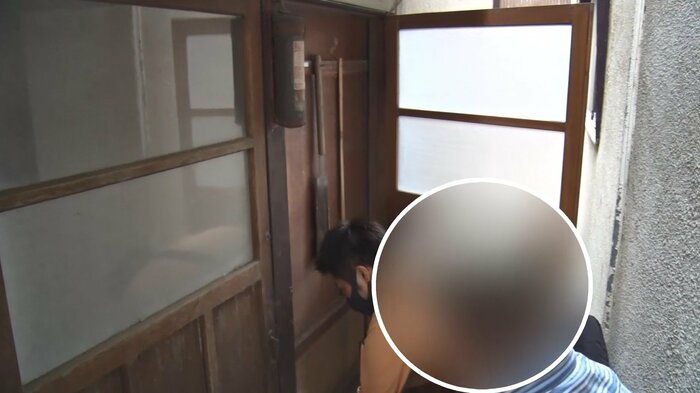 扉横にあるもう1つの扉 その中には工具が入っていて…