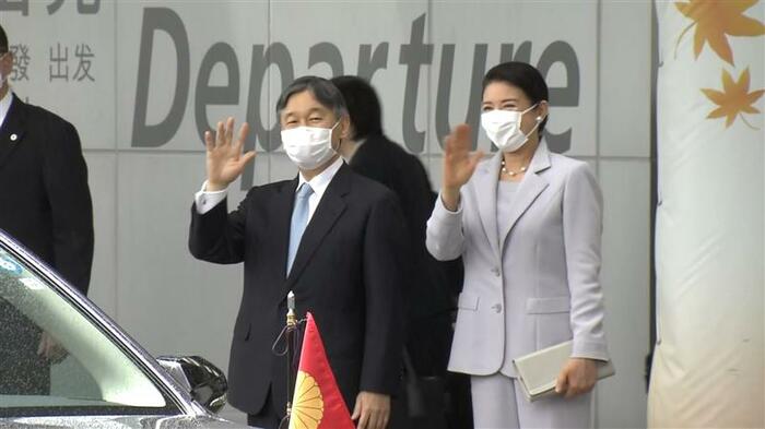 岩手県に到着した天皇皇后両陛下(3日午前、花巻空港)