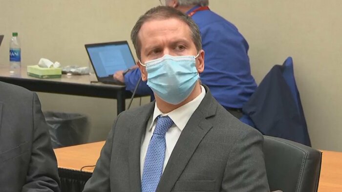 有罪評決が下された元警察官のデレク・ショービン被告(COURT TVより)