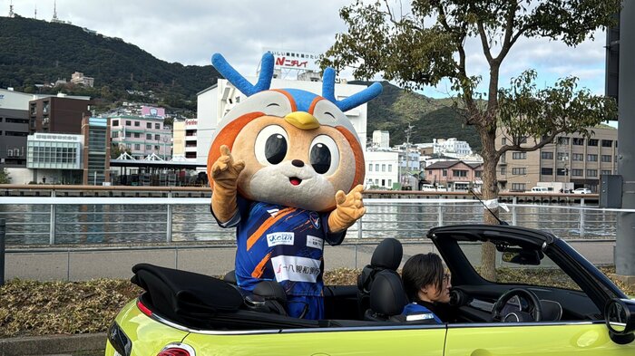 マスコットキャラクター、ヴィヴィくんも登場