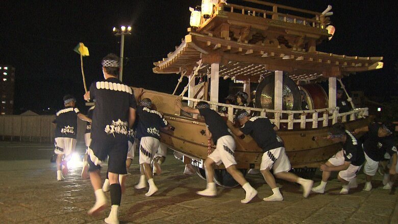 本物のイセエビやタイを使って“宝の海”を演出　賑町「大漁万祝恵美須船」長崎くんちで4.5トンの船を豪快に回し大海原へ「一に稽古、二に稽古、三に稽古」｜FNNプライムオンライン