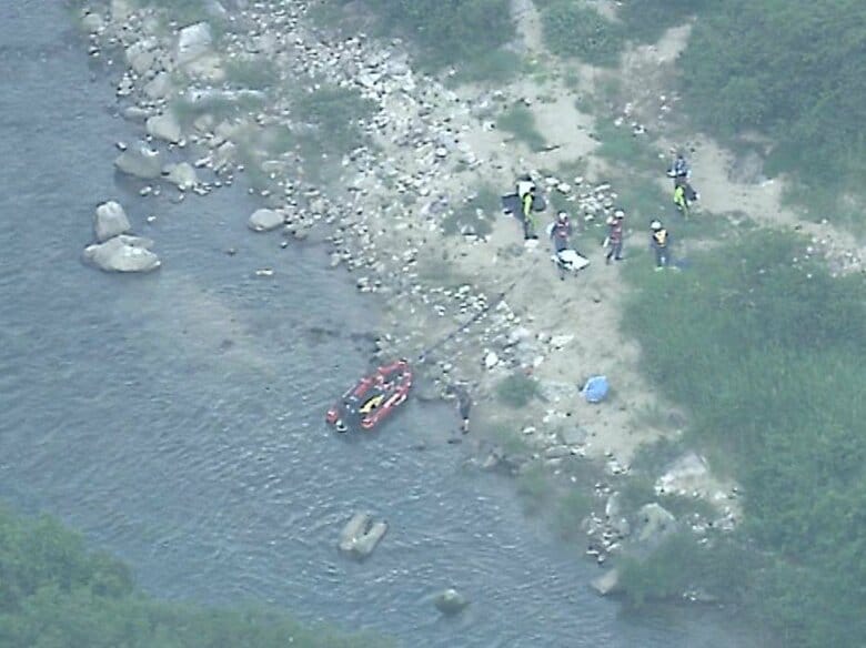 深さ約4mの川底から見つかる…友人と川へBBQに来ていた20代位の男性が流され死亡 川遊びをしていて溺れたか｜FNNプライムオンライン