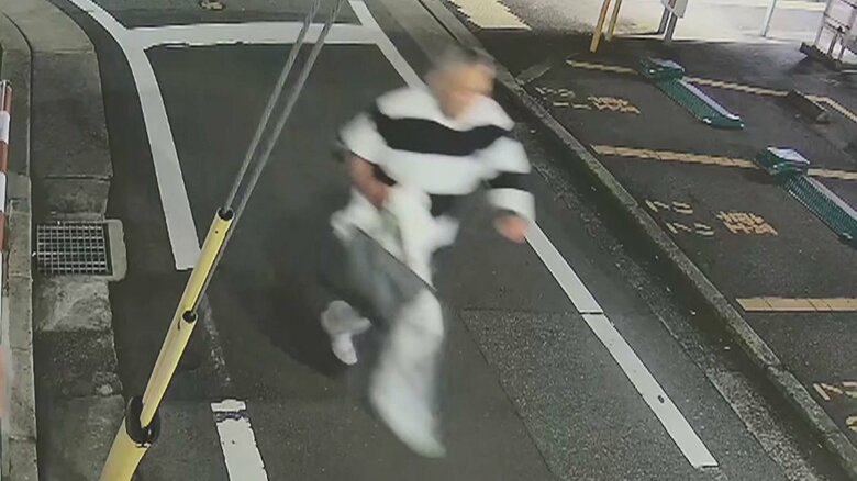 福岡・天神のホテル敷地内で“バッグ強盗”　女性に後ろから抱きつき…60歳男を逮捕　防カメが捉えた“逃走の瞬間”｜FNNプライムオンライン