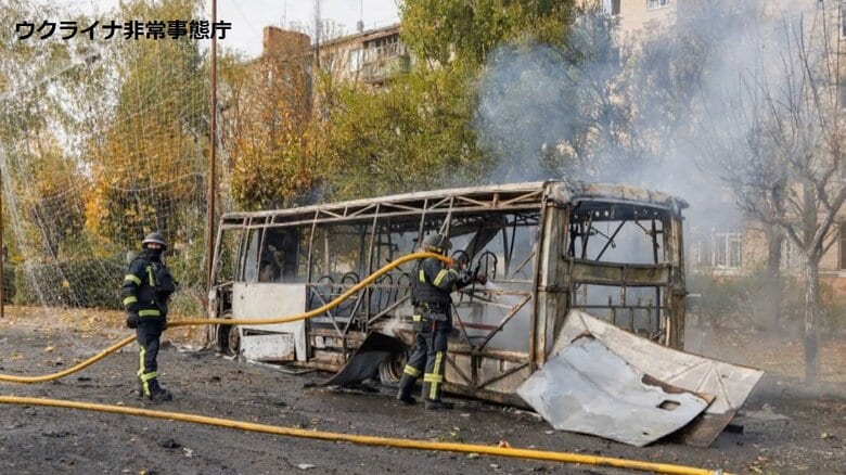 ウクライナ東部ドネツク州で路線バスがロシア軍の攻撃を受け51人死傷｜FNNプライムオンライン