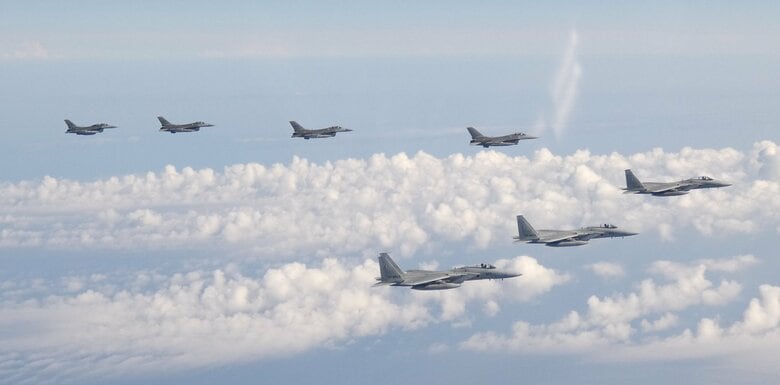 日米共同訓練の画像公開　北朝鮮の挑発行為けん制狙い　防衛省｜FNNプライムオンライン