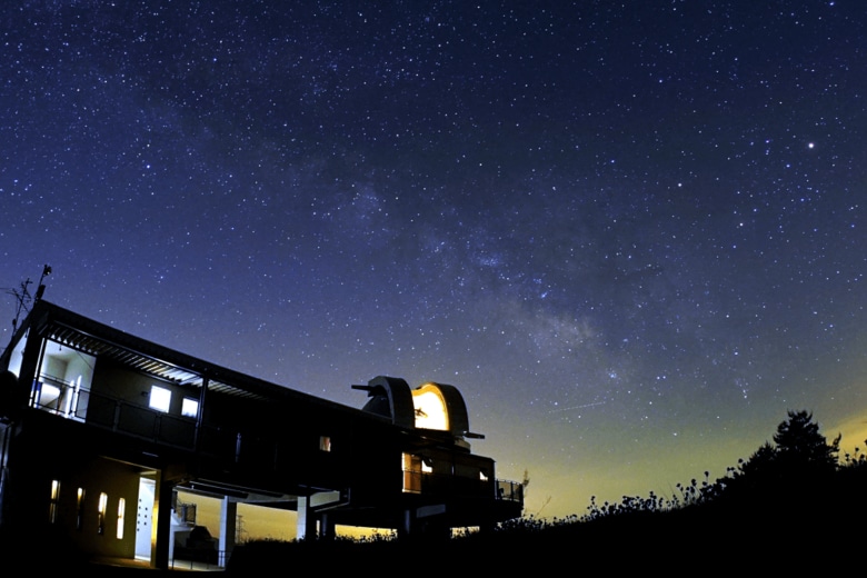 初夏の天の川(提供:美星天文台)