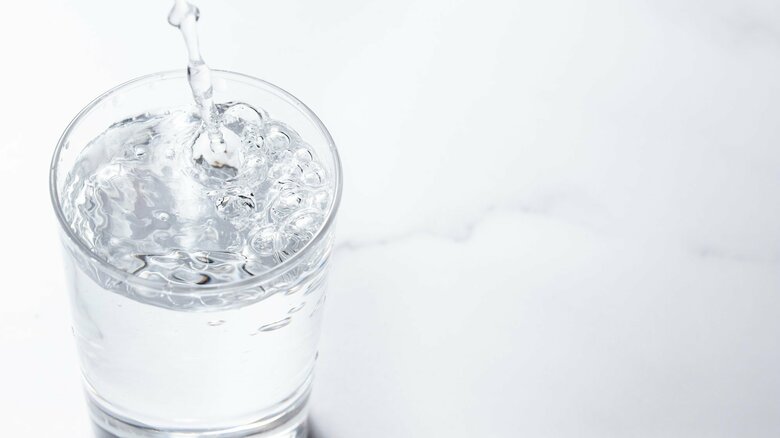 両足でコップ1杯分の汗をかくことも