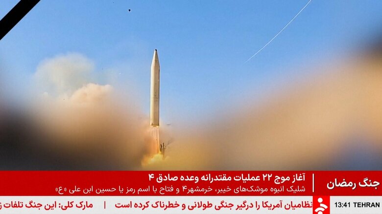 イランのホッラムシャフル-4準中距離弾道ミサイルまたはその改良型（3月6日）