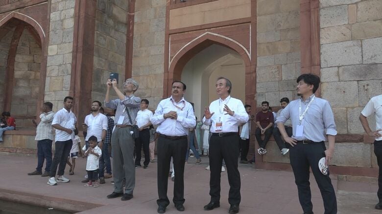 フマユーン廟を視察する花角知事