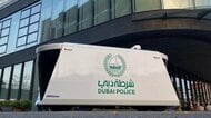 “世界初”「移動する交番」を日本企業がドバイ警察と開発中…事故や犯罪を防ぐ仕組みは?操縦方法も聞いた