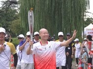 アジア大会の聖火をつないだ“がんサバイバー”「乗り越えたら楽しいこともある」走る姿で伝えたいメッセージ