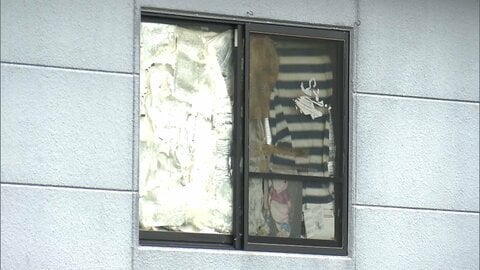 兵庫母娘死亡　2人とも上半身に複数の刺し傷　74歳母親に比較的多くの傷　住宅外にも血痕　事件に巻き込まれたか