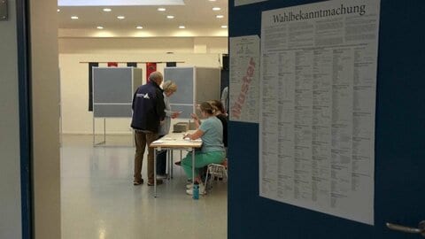 ドイツ東部の州議会選挙　戦後初の州レベルで極右政権誕生か