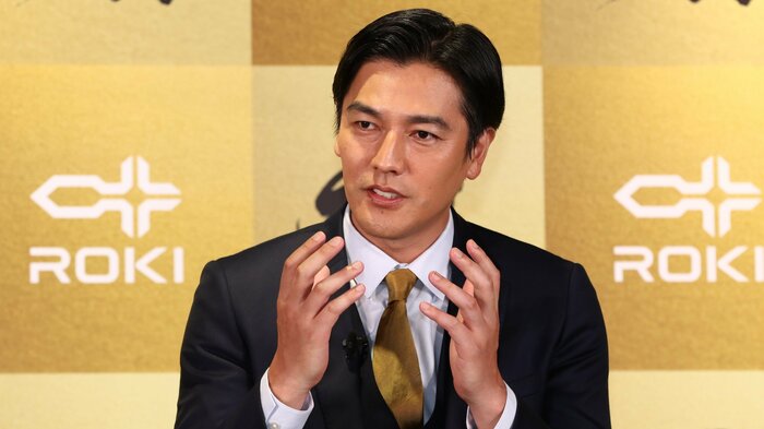 口と連動するマスク…