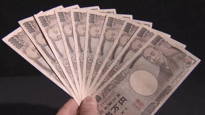 日本ではコロナ給付金10万円を配るのに大騒ぎした