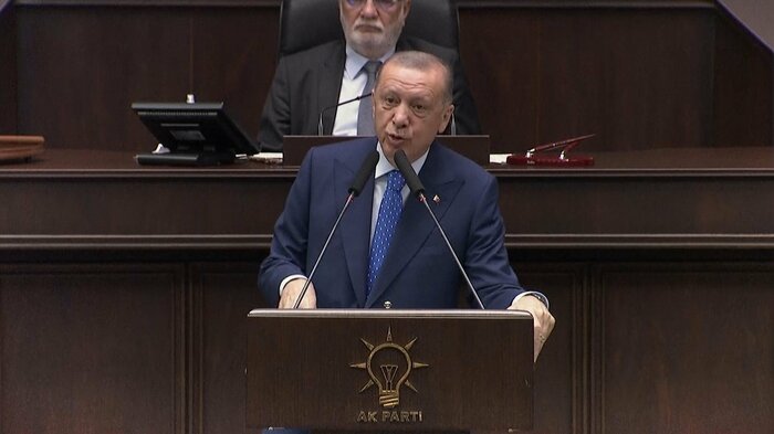 議会で演説するエルドアン大統領(アンカラ 5月18日)
