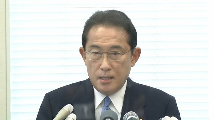 総裁選出馬会見を行う岸田氏