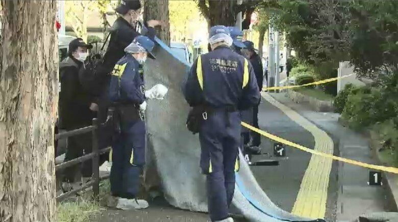 包丁3本持った男 路上で出勤途中の男性を切りつけ “殺人未遂”で現行犯逮捕 警察官が目撃し通報 福岡市|FNNプライムオンライン
