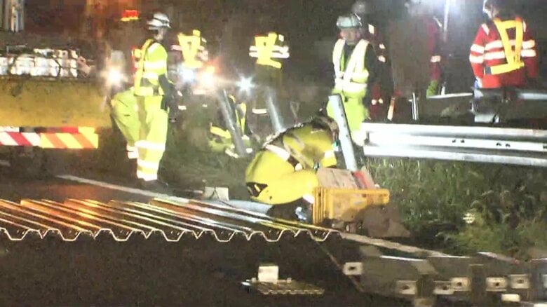 東北道で事故車両に親子3人が乗った車が衝突…2歳男児が意識不明の重体　36歳父親と6歳男児もケガ　東北道下り・鹿沼IC付近｜FNNプライムオンライン