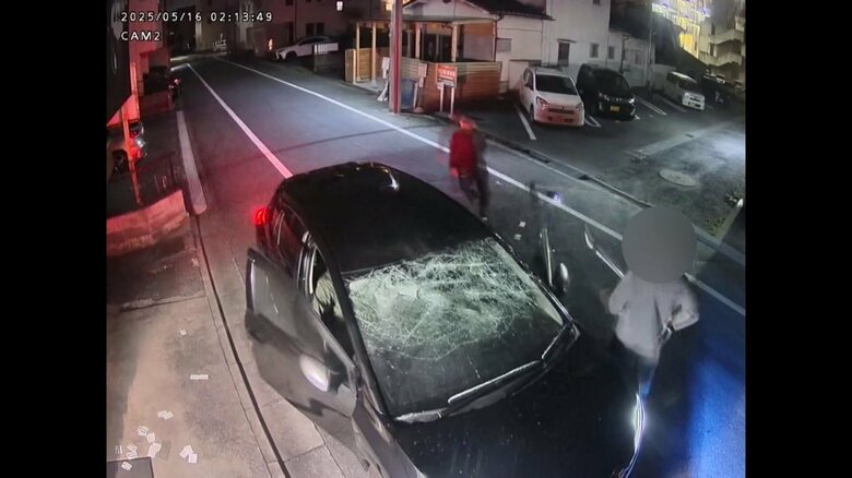 63歳店長が車のフロントガラスを破壊して強盗を“撃退”する一部始終