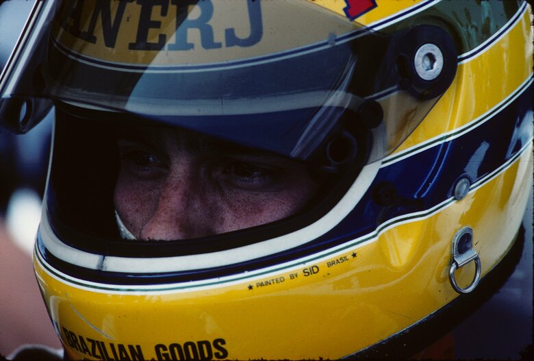 当時からブラジル国旗がモチーフのヘルメット