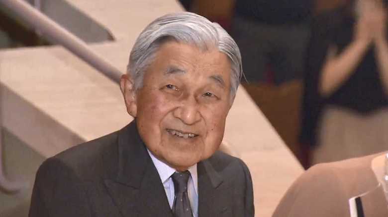 上皇さま 一時意識失い倒れられる“いびき”のような息づかいも 去年も脳貧血で一時意識失われ…