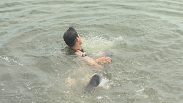 助けに行って溺れる様子を金沢海上保安部が再現