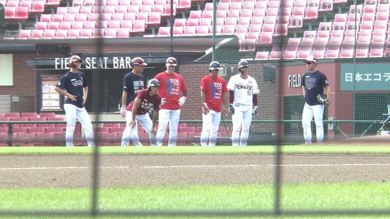 渡辺コーチの発案で今季から試合前に本格的な走塁練習を取り入れた