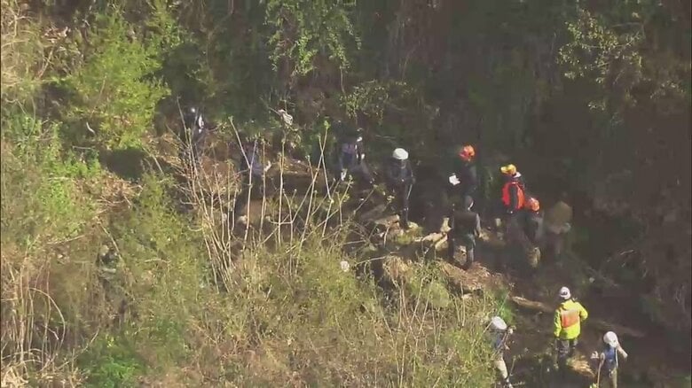 女性の遺体が見つかり、警察官がクマに襲われた現場（4月21日　岩手・紫波町）