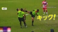 「これはいかん」会場混乱　サッカーの試合中にレッドカードに抗議するコーチの顔面に審判が“ハイキック”　ペルー