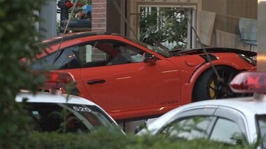 ポルシェ ブレーキ痕なし 追突され夫婦死亡