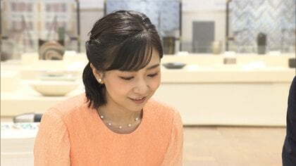 爽やかなオレンジの装いで 佳子さま小室眞子さんから引き継いだ日本工芸